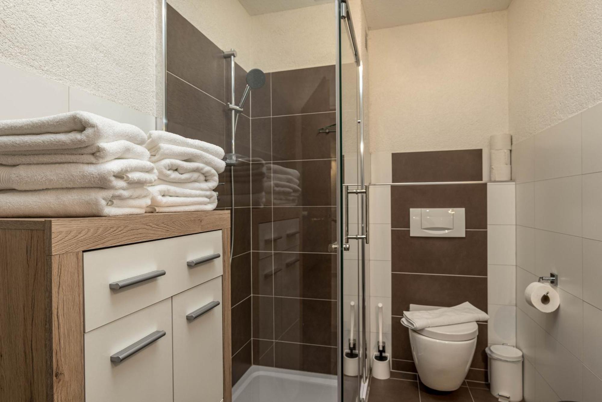 Riesling Appartement For 2 - 4 People - Billiards - Balcony With Mosel View - Parking - Wine Barrel Bar - Fully Equipped Kitchen - Netflix - Waiputv - 3 Km From Cochem Klotten Exterior foto