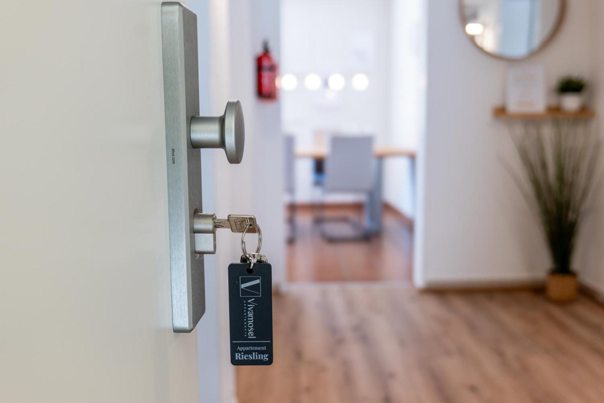 Riesling Appartement For 2 - 4 People - Billiards - Balcony With Mosel View - Parking - Wine Barrel Bar - Fully Equipped Kitchen - Netflix - Waiputv - 3 Km From Cochem Klotten Exterior foto
